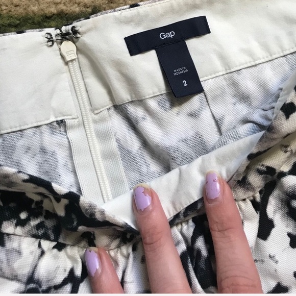 GAP • Floral A-Line Skirt - Picture 2 of 5